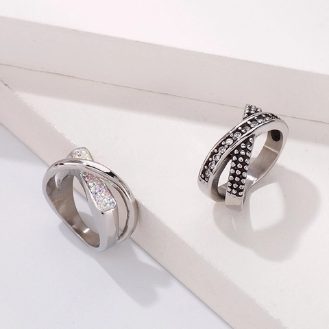 Vintage Edelstahl Kreuz Ring Für Damen Eingelegt Regenbogen Strass Geometrische Gewebte Band Schmuck Geschenk Mode Fingerring