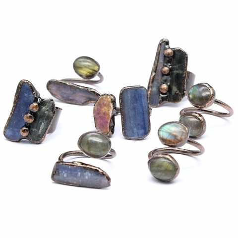 Vintage Adjustable Natural Stone Rings For Women Men Handcrafted Bronze Alloy Raw Crystal Labradorite Ruby Finger Ring