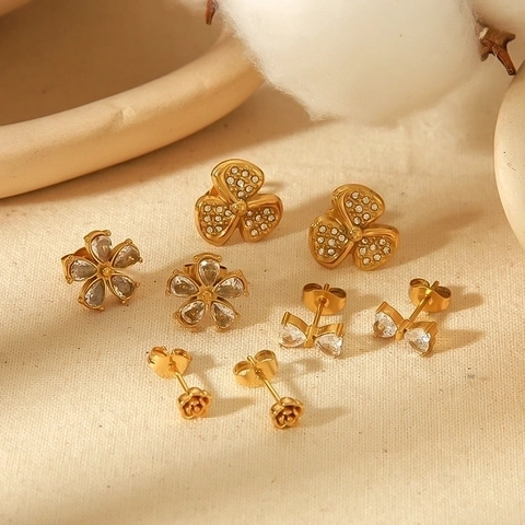 Orecchini A Lobo In Acciaio Inossidabile Placcato Oro 18K Fiore Petalo Zirconia Gioielli Eleganti Per Donna