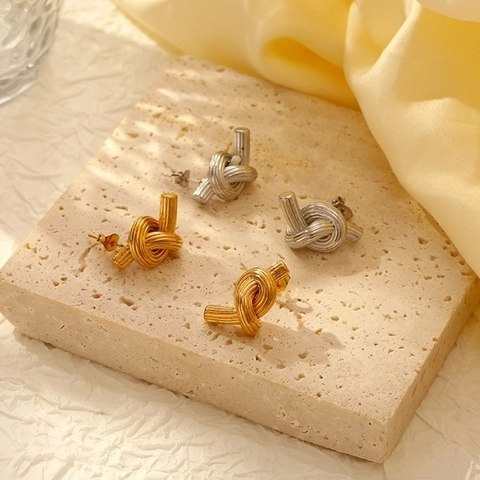 Pendientes de Botón de Acero Inoxidable con Nudo Retorcido Bañados en Oro 18K Minimalistas para Mujer Joyería Diaria