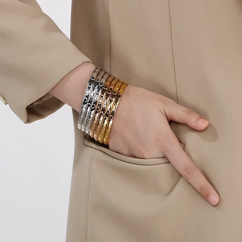 Minimalistischer Edelstahl Herz Armreif Armband Für Damen Vakuum Galvanisiert Kreis Geometrisch Stapelbar Modeschmuck