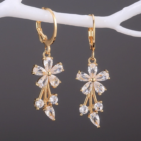 Blumen Hängeohrringe Kupfer Vergoldet Zirkonia Blütenblatt Quaste Tropfen Schmuck Für Frauen Elegant Funkelndes Geschenk