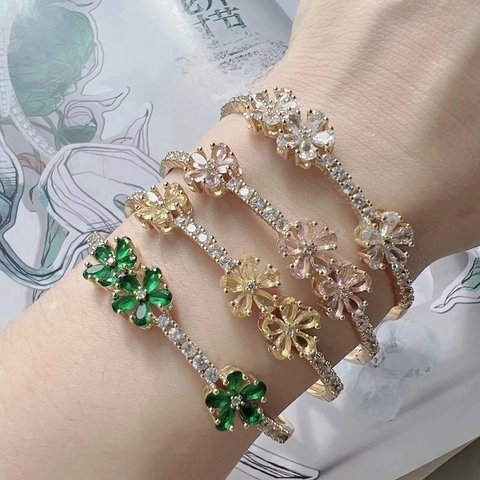Elegant Copper Clover Flower Open Bangle For Women Gold Plated Zirconia Inlaid Adjustable Bracelet Luxury Fashion Jewelry Gift