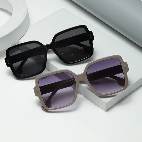 Oversized Square Sunglasses UV400 Protection Plastic Frame Rivet Decor Lattice Texture Temples Fashion Eyewear For Men Women