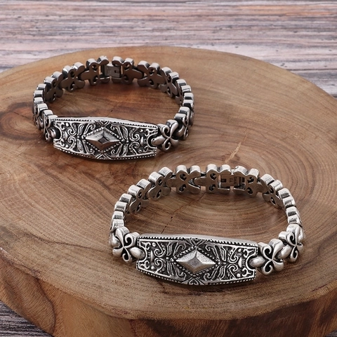 Bracciale Da Uomo In Acciaio Inossidabile Vintage Placca A Rombo Scolpita Gotica Gioielli Da Mano Retro Biker