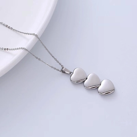 Collana Con Pendente A Triplo Cuore Acciaio Inossidabile 316L Minimalista Lucido Tono Argento Gioielli Per Donna