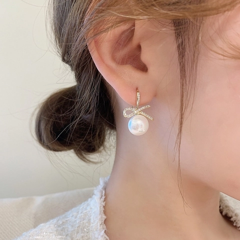 Strik Kunstparel Oorbellen Legering Strass Drop Met Stalen Oorknopje Elegante Sieraden Voor Vrouwen