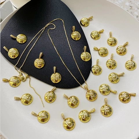 Collana Con Lettera Iniziale Rame Placcato Oro 18K Pendente Rotondo Zirconia Catena Regolabile Donna
