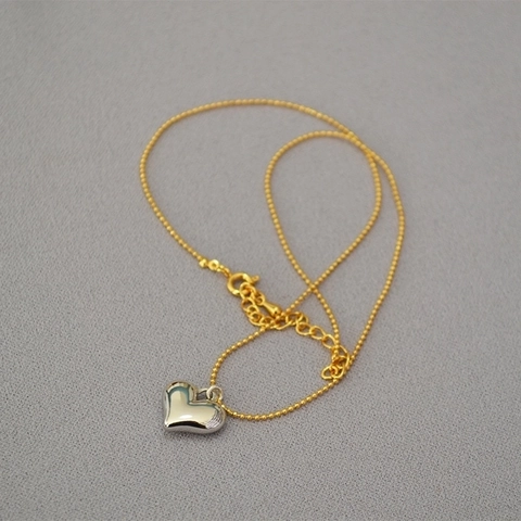 Collar con Colgante de Corazón de Latón Moderno Bañado en Oro 18K Color de Contraste Corazón 3D Joyería Minimalista Mujer