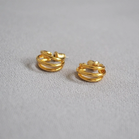 Eleganti Orecchini a Bottone a Triplo Strato a Spirale Circolare da Donna Placcati in Oro 18K Ottone Perno in Acciaio Minimalista Gioielli