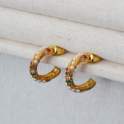 Orecchini a Bottone in Ottone Con Zirconia Colorata e Perla Artificiale Forma a C Torcito Perno in Argento Sterling 925