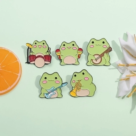 Lot de Broches en Émail Grenouille Dessin Animé Groupe de Musique Grenouille Jouant du Banjo Batterie Trompette Guitare Alliage Badge
