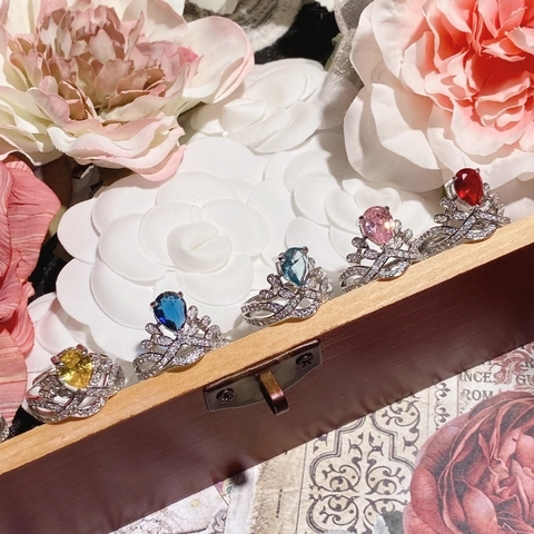 Anillo de Corona de Gota de Agua Victoriano para Mujer Cobre Diamante de Imitación Anillo Abierto Ajustable Forma Pera