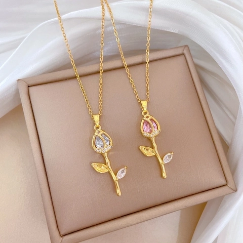 Elegante Tulpe Rose Anhänger Halskette Vergoldet Titan Stahl Kette Kupfer Mikro Eingelegt Zirkon Schlüsselbein Schmuck Damen