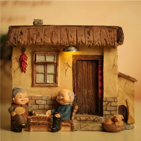Elderly Couple Figurines Resin Statues For Home Decor Romantic Anniversary Gifts Vintage Hand Painted Ornaments For Grandparents