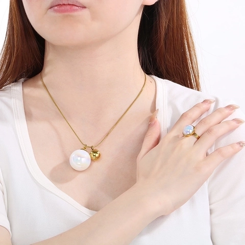 Gioielli In Acciaio Inossidabile Placcato Oro 18K Collana Orecchini E Anello Geometrico Smalto Nero Perla Artificial Sintetica Moda Donna Minimalista