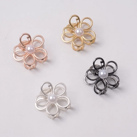 Pince À Cheveux Fleur Élégante Alliage Ajouré Avec Imitation Künstliche Perle Douce Accessoire De Cheveux Mode Pour Femmes Filles