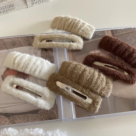 Plush Hair Clips Faux Fur Snap Barrette Side Fringe Hairpin French Autumn Winter Sweet Accessory Women Girls