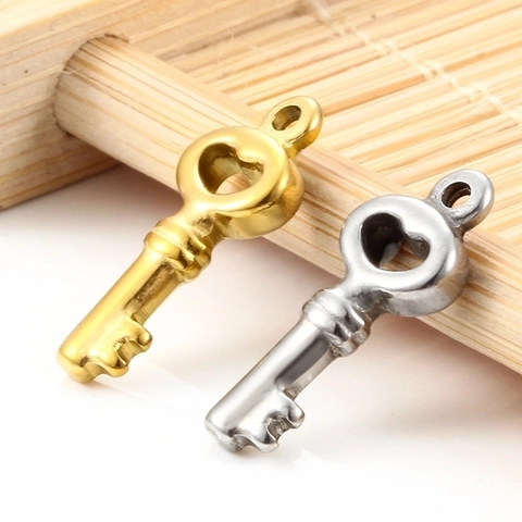 Ciondolo A Chiave Acciaio Inossidabile Design Cuore Cavo DIY Creazione Gioielli Collana Bracciale Accessorio