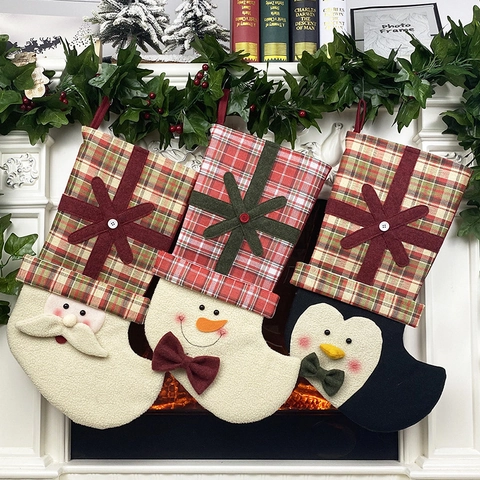 Calze Di Natale In Peluche Scozzese Babbo Natale Pupazzo Di Neve E Pinguino Sacchetto Regalo Appeso Decorazione Camino