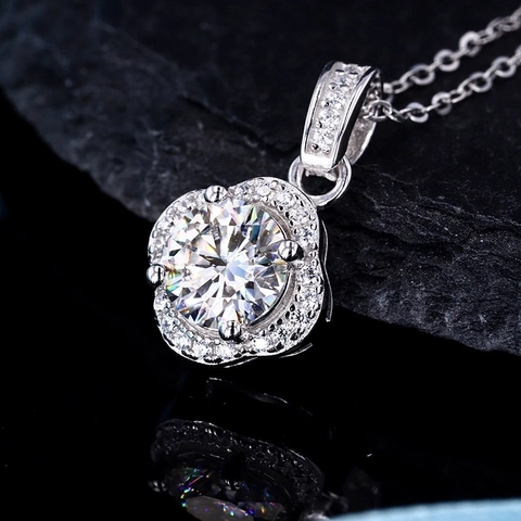 Moissanite Ketting Hanger S925 Sterling Zilver Rond Briljant Geslepen Bloem Halo Sleutelbeen Ketting Voor Dames Elegante Sieraden