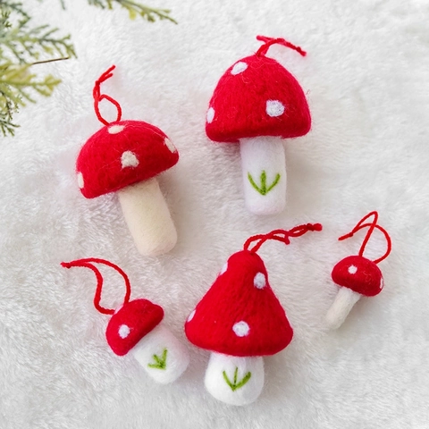 Handmade Wool Felt Mushroom Christmas Tree Hanging Ornaments Cute Red White Green Festive Holiday Decor
