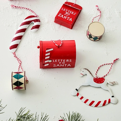 Decorazioni Natalizie Appese In Metallo Arte In Ferro Cassetta Postale Babbo Natale Cavallo A Dondolo Bastoncino Zucchero