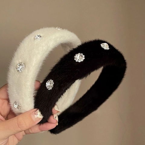 Plush Faux Fur Headband For Women Rhinestone Sparkling Luxury Wide Hair Hoop Autumn Winter Fluffy Hair Accessory
