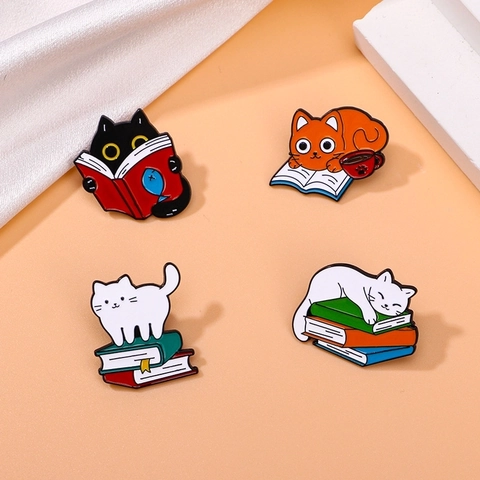 Cartoon Cat Reading Book Enamel Brooch Pin Cute Zinc Alloy Animal Badge For Backpack Denim Jacket Decor Novelty Jewelry
