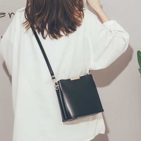 Women PU Leather Bucket Bag Crossbody Shoulder Handbag With Gold Hardware Adjustable Strap Solid Color Minimalist