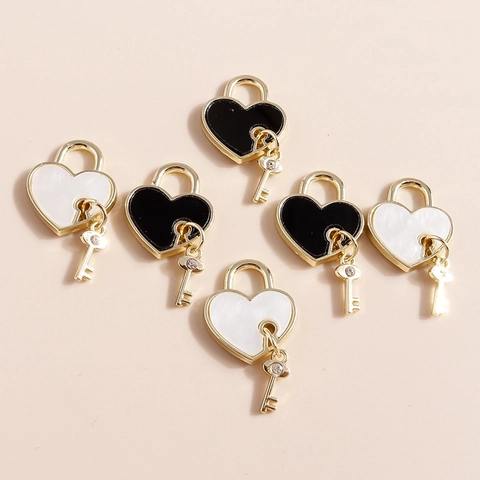 Heart Lock And Key Charms Alloy Enamel Rhinestone Drip Oil For DIY Jewelry Making Necklace Bracelet Pendants Sweet Style