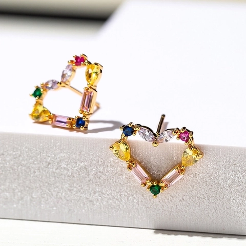 Lussuosi Orecchini a Bottone in Rame a Cuore Placcato Oro Con Intarsio di Zirconia Colorata Gioielli Donna