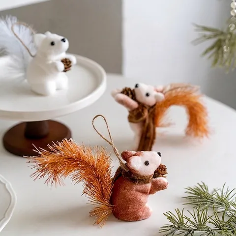 Decorazione Appesa Scoiattolo di Natale Ornamento Animale in Schiuma Floccata Con Pigna Naturale per Albero di Natale Festa di Casa