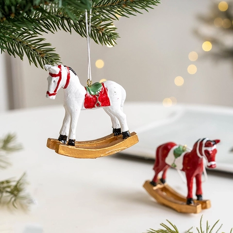 Kreatives Weihnachten Bemaltes Harz Schaukelpferd Ornament Hängende Weihnachtsbaum Dekoration Vintage Stil Desktop Miniatur Figur