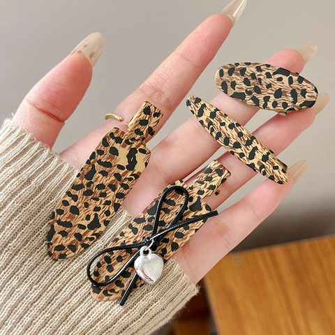 Haarspangen Mit Leopardenmuster Vintage Acetat Nahtlose Schleife Herzanhänger Seitenknall Haarnadeln Für Damen Modeaccessoires