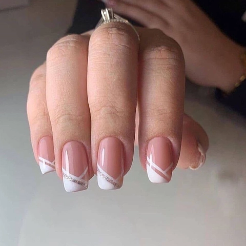 Ongles À Presser Style Français Pointes Blanches Diagonales Rose Nude Pointes D'Ongles Artificiels Élégant Paillettes Géométriques