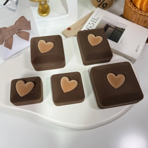 Caja De Joyería De Terciopelo Con Decoración De Corazón Marrón Estuche De Almacenamiento Flocado Para Anillos Collares Pulseras
