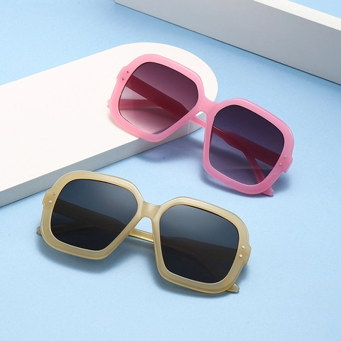 Y2K Fashion Square Oversized Sunglasses For Women UV400 Protection Plastic Frame Metal Rivet Sunglasses For Outdoor Travel