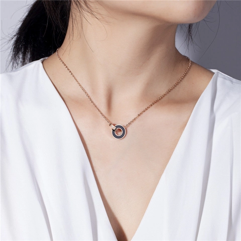 Titanium Steel Double Ring Roman Numeral Necklace With Shell Inlay Rhinestone Rose Gold Plated Fashion Jewelry For Women