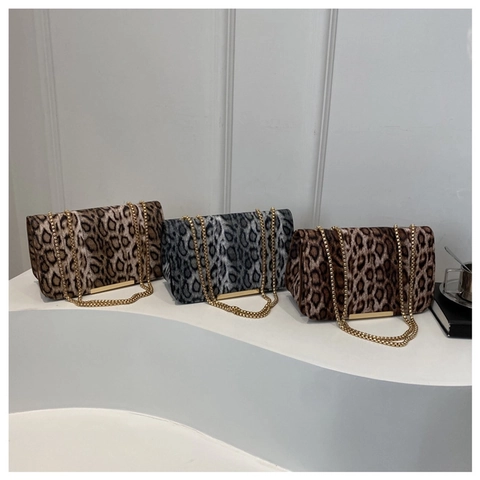 Leopard Print Shoulder Bag For Women Fashion PU Leather Square Crossbody Handbag With Gold Chain Strap Elegant Flap Bag