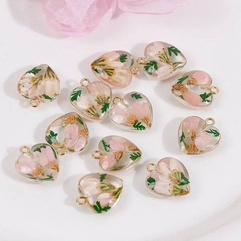 Herz Transparente Harz Anhänger Mit Rosa Trockenblumen Grünen Blättern Goldener Schleife DIY Schmuck Zubehör