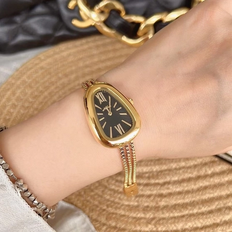 Women Quartz Watch Vintage Snake Head Shape Luxury Multi Strand Metal Chain Strap Roman Numerals Waterproof Elegant Wristwatch