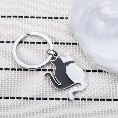 Hugging Cat Keychain Stainless Steel Black White Enamel Couple Keyring Japanese Ins Style Bag Pendant Creative Gift