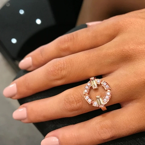 Geometric Hollow Copper Ring For Women Inlaid Green Cubic Zirconia Rectangular Baguette Rhinestone Fashion Jewelry Band