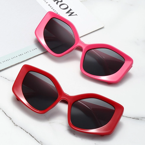 Occhiali Da Sole Geometrici Cat Eye PC Cornice Grande UV400 Polarizzati Trendy Hip Hop Retro Moda Donna