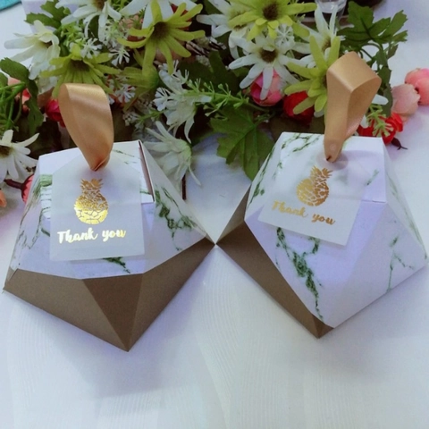 Marble Pattern Diamond Shape Paper Candy Box With Gold Stamping Ribbon And Thank You Tag For Wedding Party Favor Gift