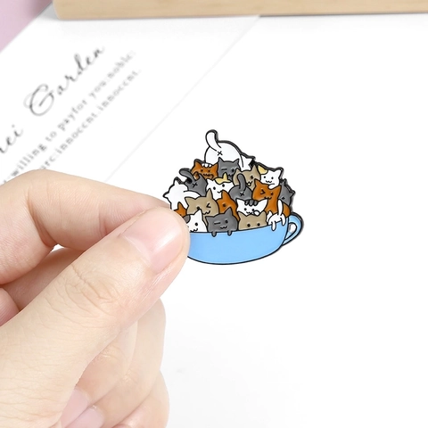 Süße Cartoon Katze Emaille Brosche Legierung Tier Teetasse Stapeln Katzen Abzeichen Reversnadel Für Kleidung Tasche Schmuck Geschenk
