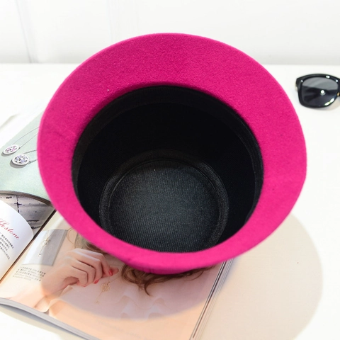 Women Vintage Cloche Hat Wool Felt Winter Bucket Cap With Fur Balls Decor And Leather Band Elegant Autumn Fedora