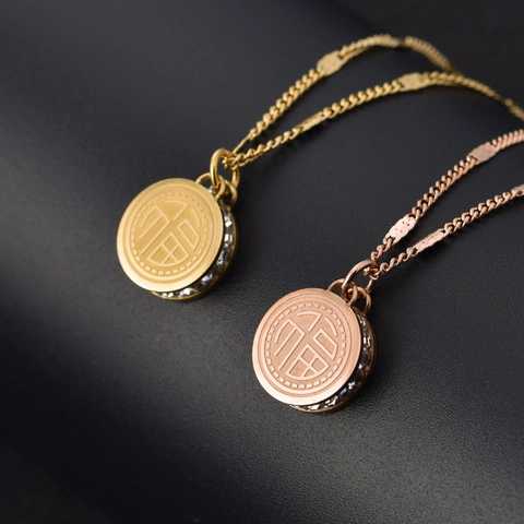 Titanium Steel Round Pendant Necklace Zirconia Inlaid Chinese Character Fu Good Fortune Clavicle Chain Women