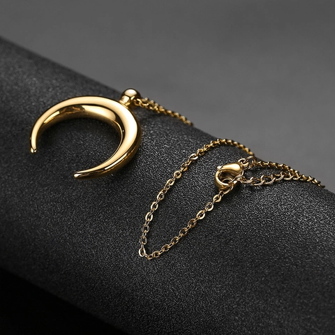 Collana con Pendente a Mezzaluna Minimalista in Acciaio Inossidabile per Donna Elegante Collana Geometrica in Acciaio al Titanio Oro Argento Oro Rosa Nero
